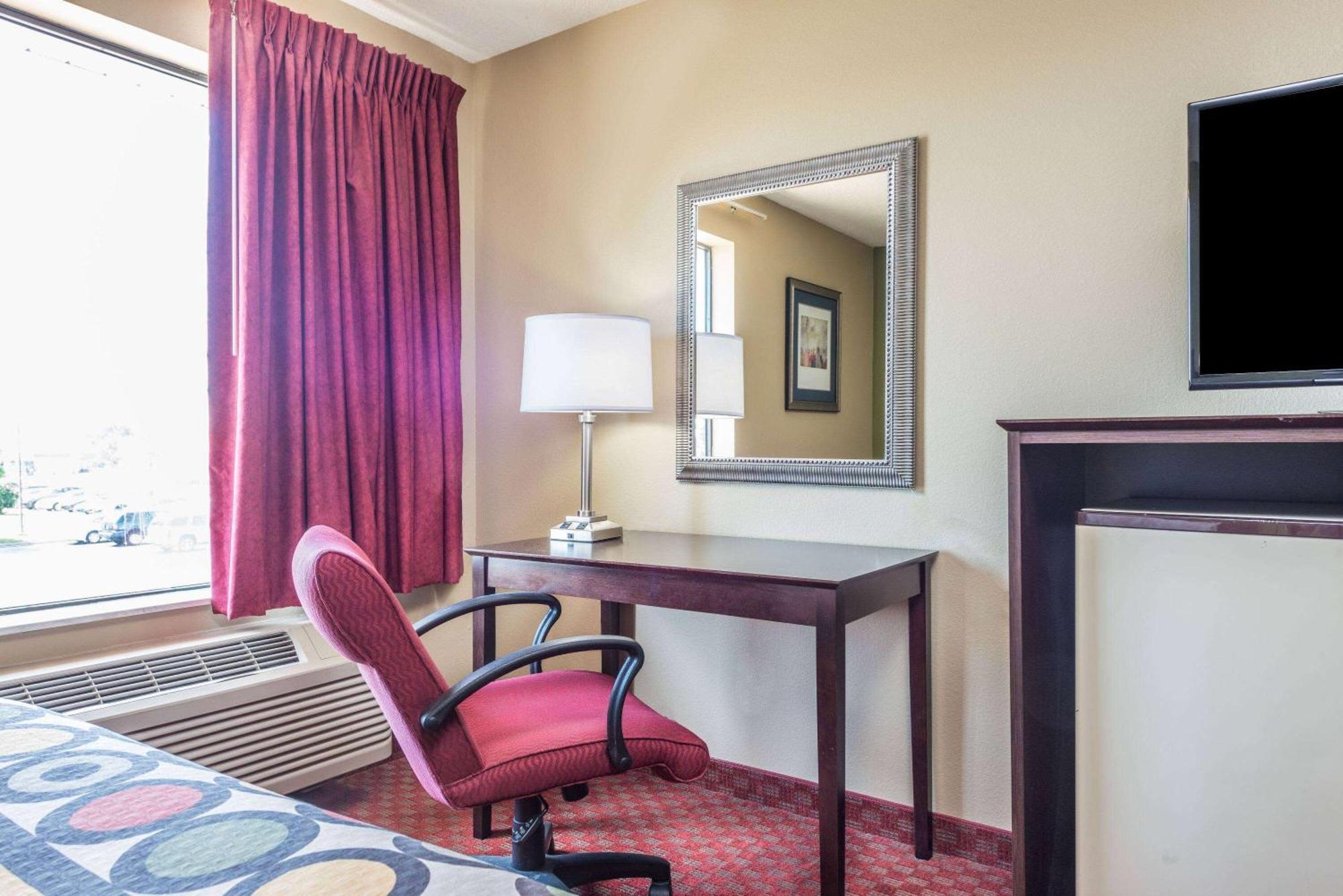 Hotel Super 8 By Wyndham Troy Il/St. Louis Area Zewnętrze zdjęcie