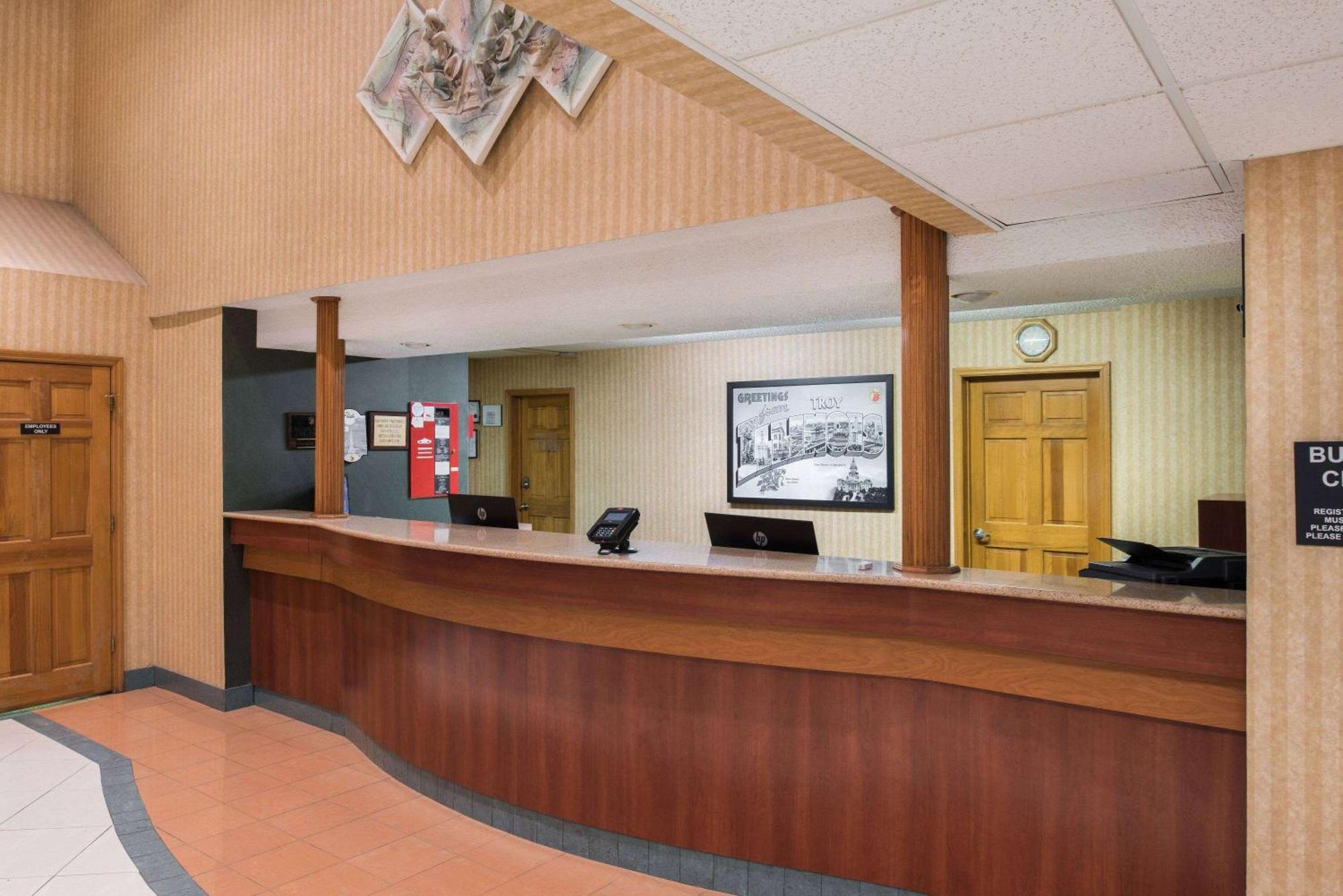 Hotel Super 8 By Wyndham Troy Il/St. Louis Area Zewnętrze zdjęcie