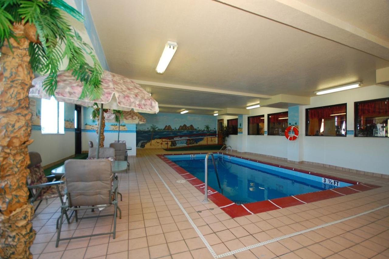 Hotel Super 8 By Wyndham Troy Il/St. Louis Area Zewnętrze zdjęcie