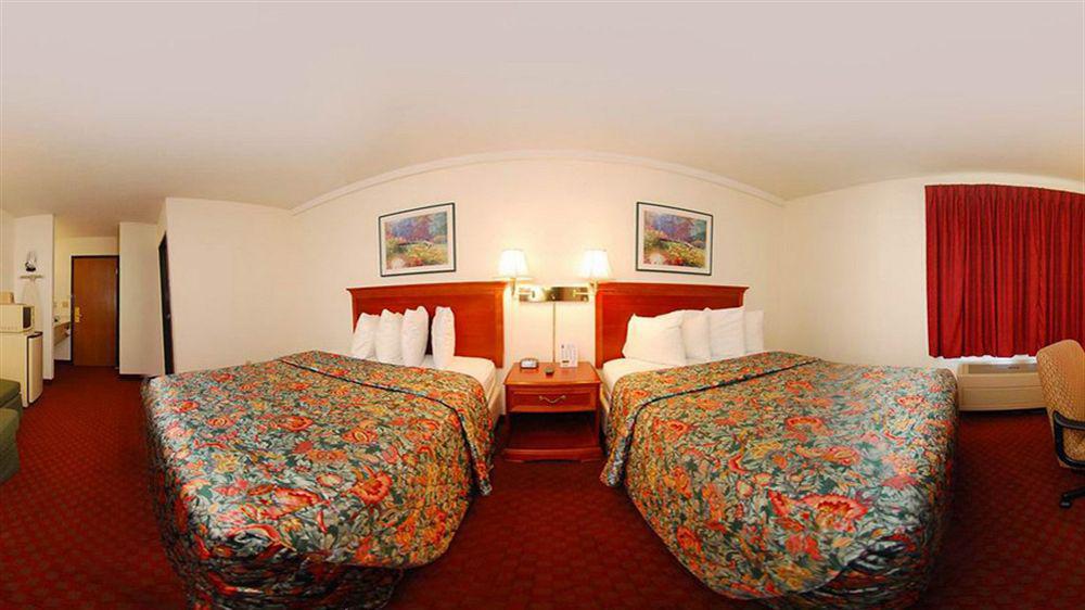 Hotel Super 8 By Wyndham Troy Il/St. Louis Area Zewnętrze zdjęcie